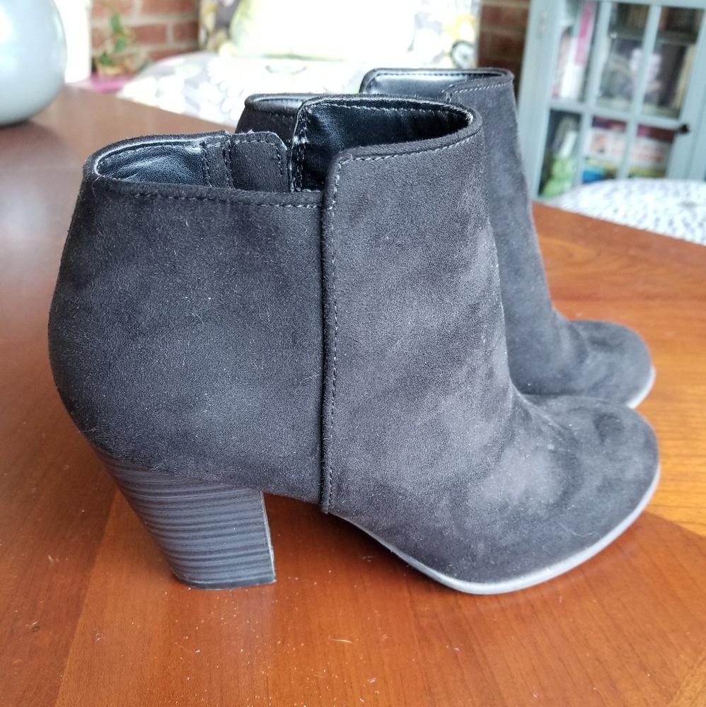 Old Navy faux leathet boots